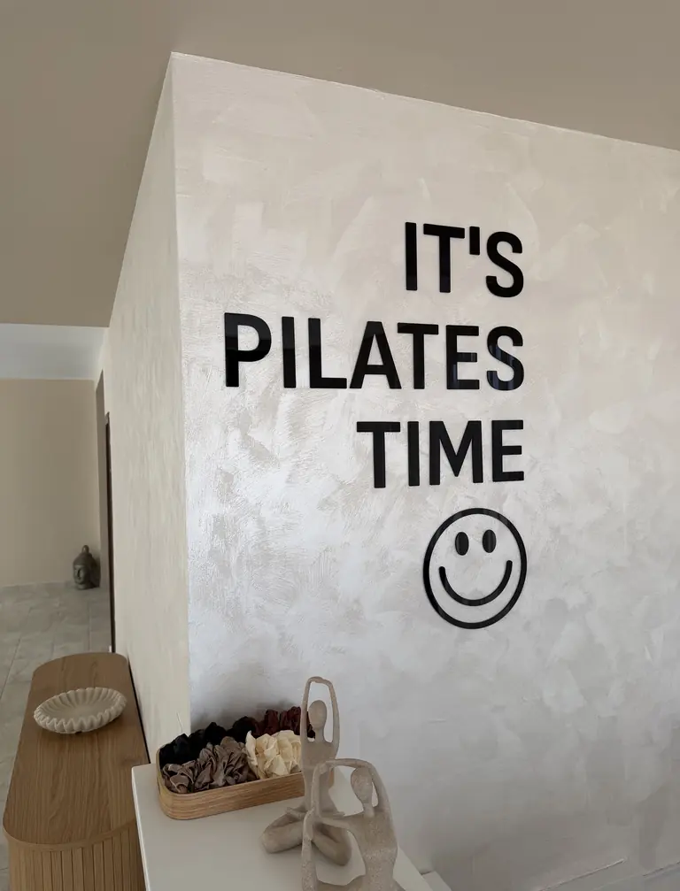 Стенописът It's Pilates Time в студиото